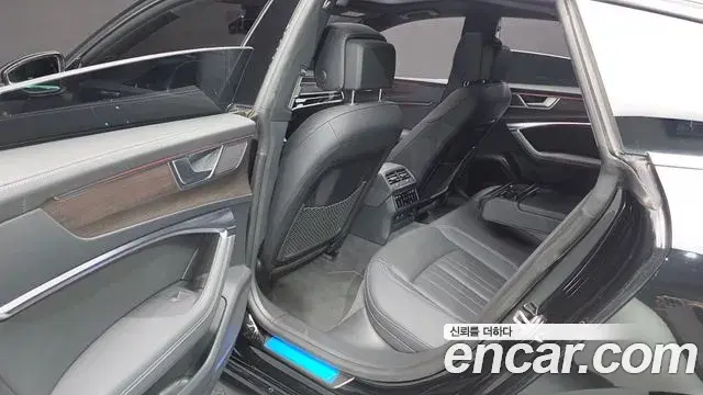 Audi A7 2023 — ფოტო 7/33