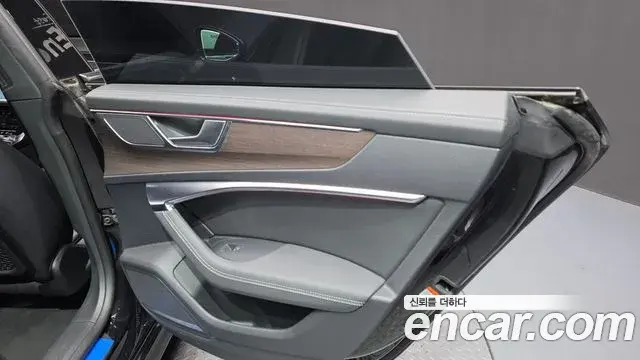 Audi A7 2023 — ფოტო 23/33