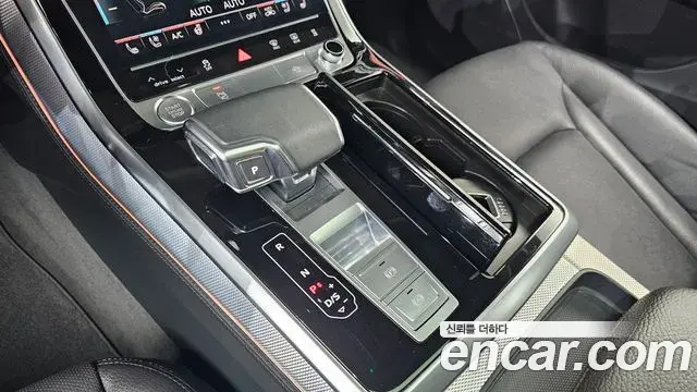 Audi Q8 2020 — ფოტო 9/20
