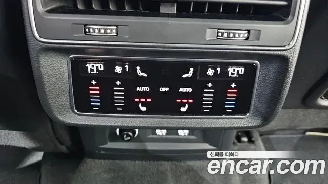 Audi Q8 2020 — ფოტო 4/20