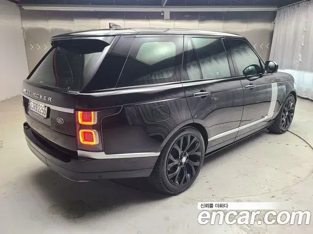 Land Rover Range Rover 2021 — ფოტო 16/20
