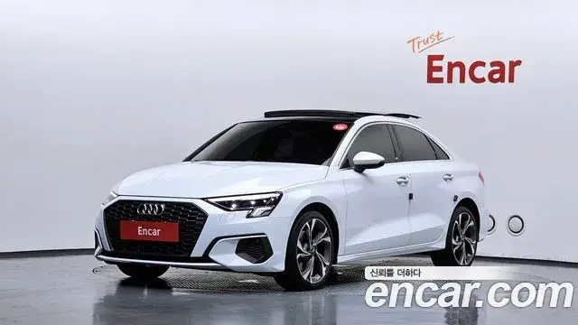 Audi A3 2023 — ფოტო 8/31
