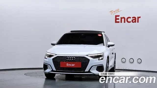 Audi A3 2023 — ფოტო 16/31