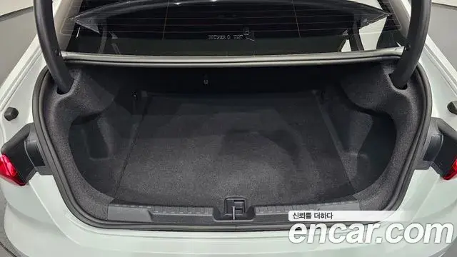 Audi A3 2023 — ფოტო 27/31