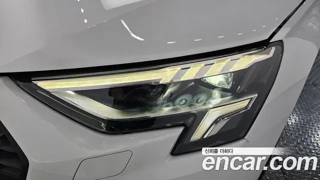 Audi A3 2023 — ფოტო 1/31