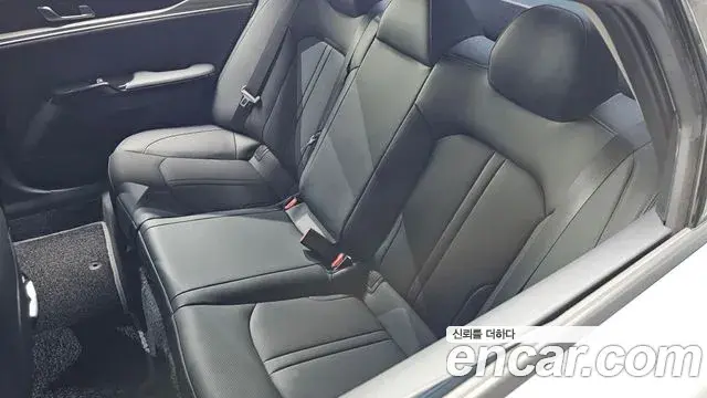 Kia K5 2025 — Photo 17/34