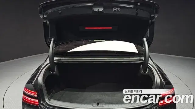Genesis G80 2022 — ფოტო 17/20