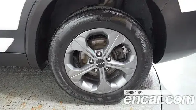 Kia Seltos 2022 — ფოტო 14/30