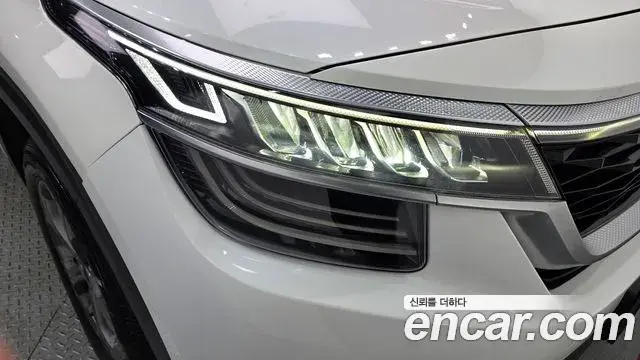Kia Seltos 2022 — ფოტო 9/30