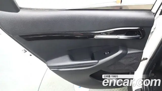 Kia Seltos 2022 — ფოტო 24/30