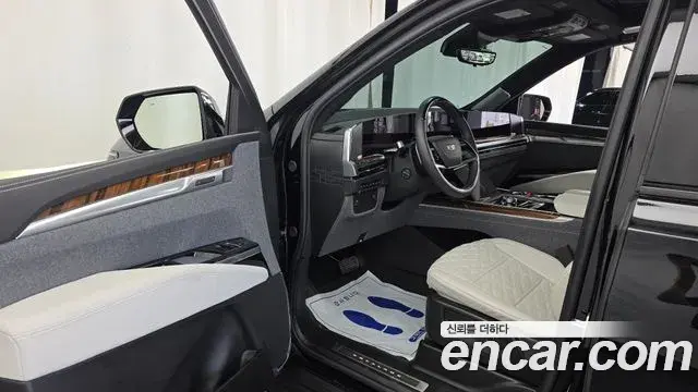 Cadillac Escalade 2025 — ფოტო 8/20