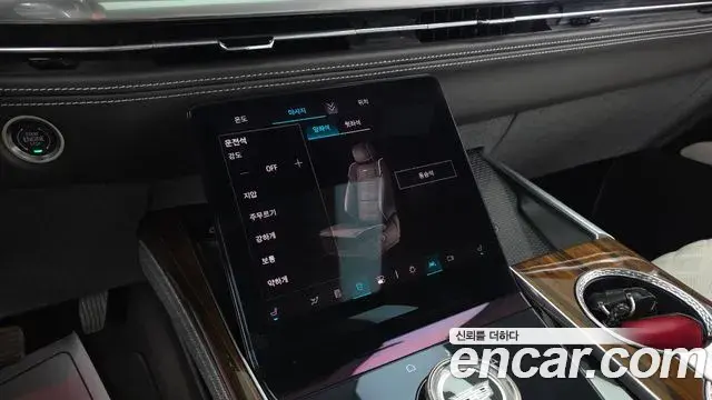 Cadillac Escalade 2025 — ფოტო 15/20