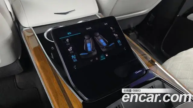Cadillac Escalade 2025 — ფოტო 13/20