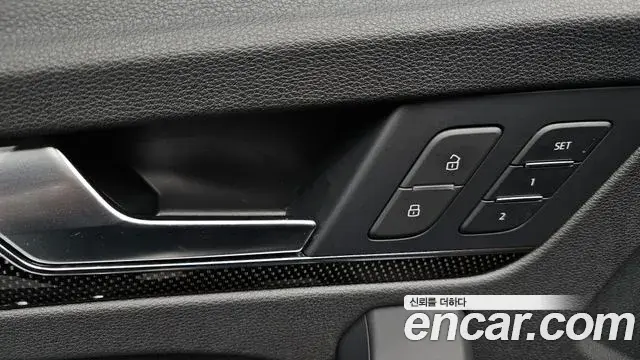 Audi SQ5 2021 — Photo 28/42