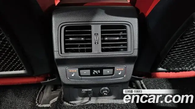 Audi SQ5 2021 — Photo 19/42