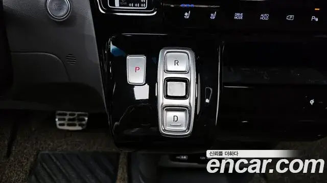 Hyundai Staria 2021 — ფოტო 28/35