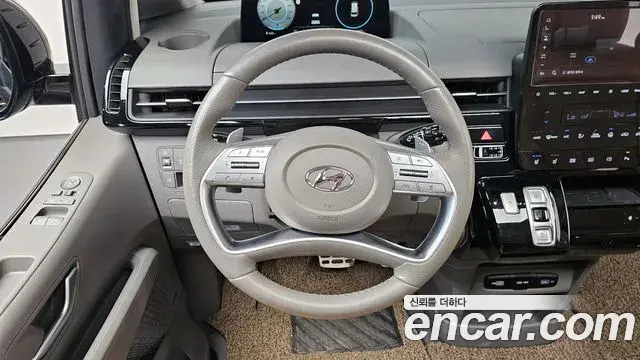 Hyundai Staria 2021 — ფოტო 27/35