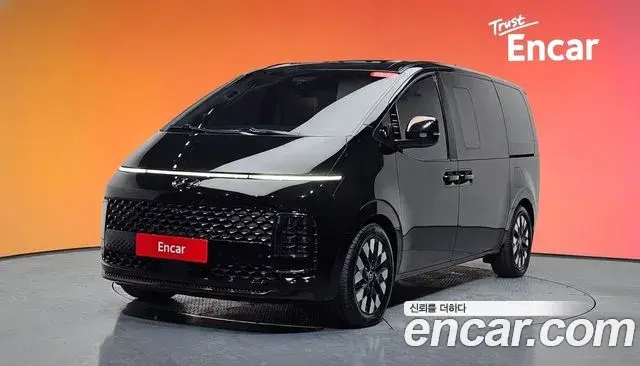 Hyundai Staria 2021 — ფოტო 2/35