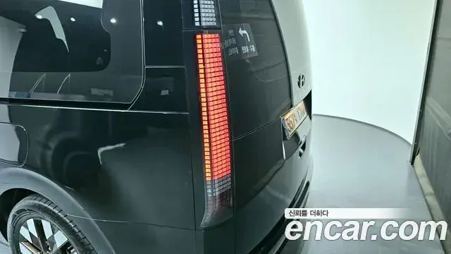 Hyundai Staria 2021 — ფოტო 20/35
