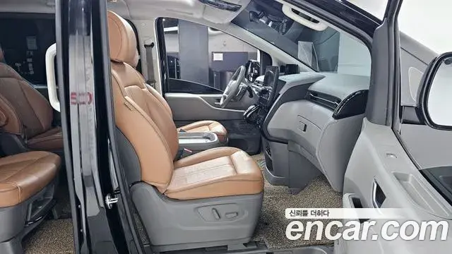 Hyundai Staria 2021 — ფოტო 16/35
