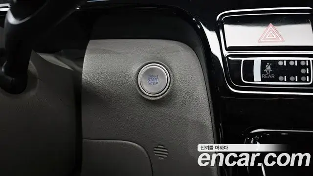 Hyundai Staria 2021 — ფოტო 33/35