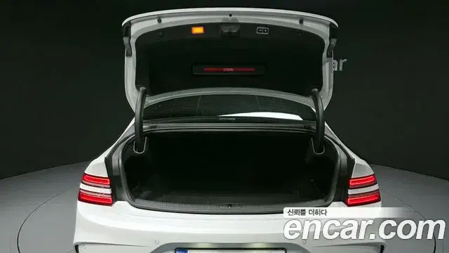 Genesis G80 2024 — Photo 40/45