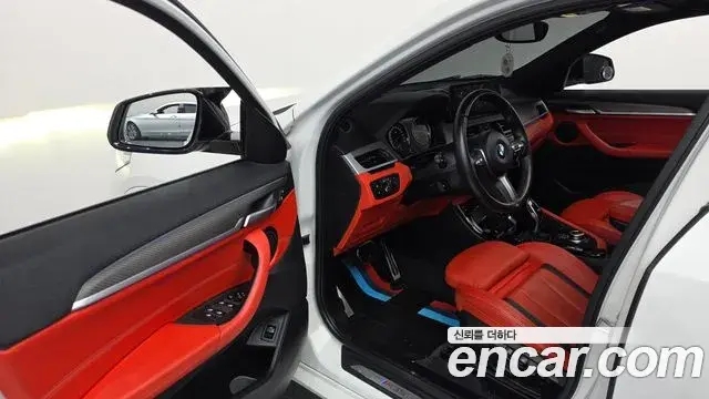 BMW X2 2022 — Photo 8/38