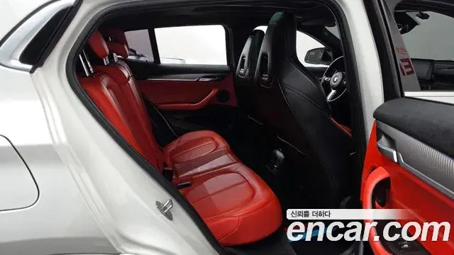 BMW X2 2022 — Photo 16/38