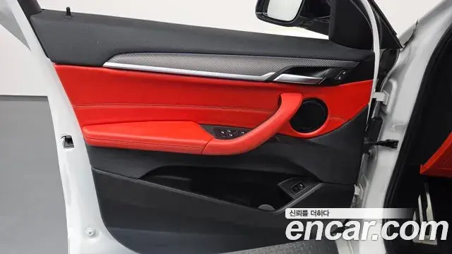 BMW X2 2022 — Photo 33/38