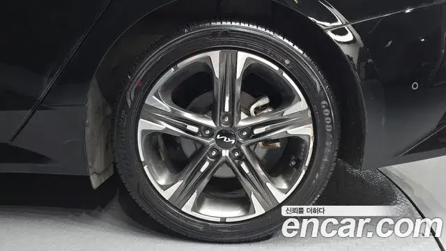 Kia K5 2022 — Şəkil 14/30