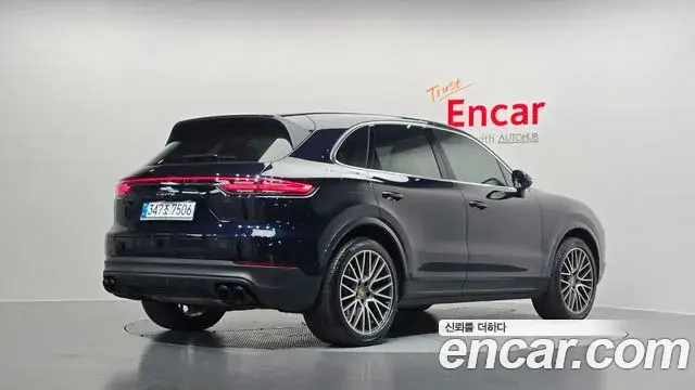 Porsche Cayenne 2020 — Photo 11/35
