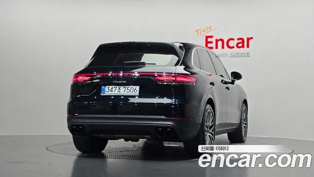Porsche Cayenne 2020 — Photo 30/35