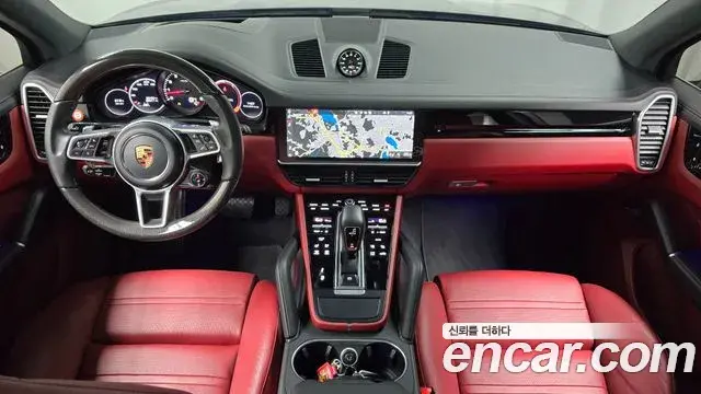Porsche Cayenne 2020 — Photo 20/35
