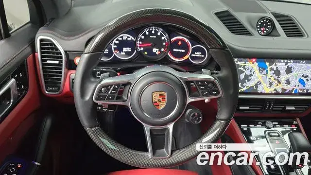 Porsche Cayenne 2020 — Photo 9/35