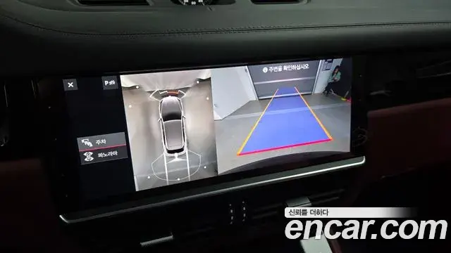 Porsche Cayenne 2020 — Photo 28/35