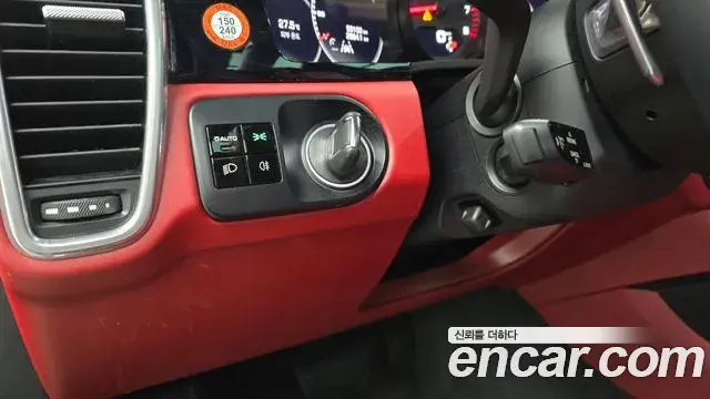 Porsche Cayenne 2020 — Photo 33/35