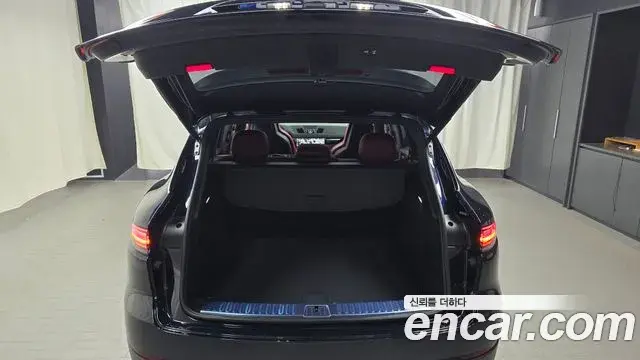 Porsche Cayenne 2020 — Photo 29/35