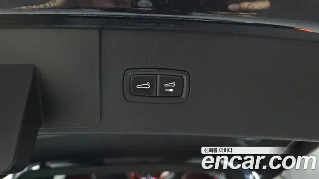 Porsche Cayenne 2020 — Photo 10/35