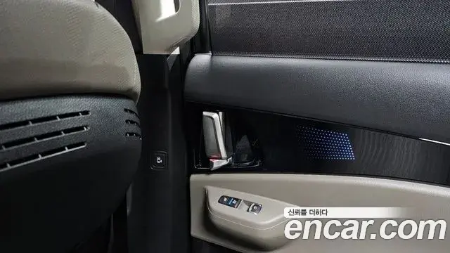 Kia Carnival 2025 — Фото 19/20