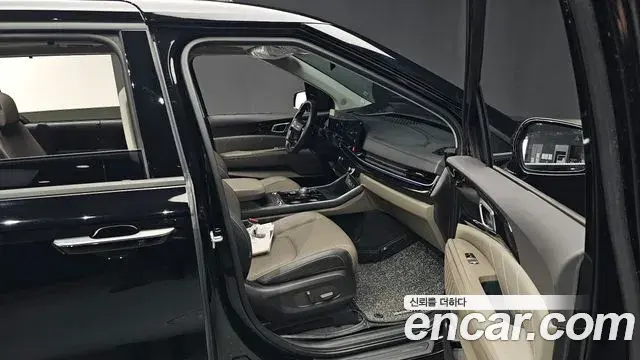 Kia Carnival 2025 — Photo 8/39