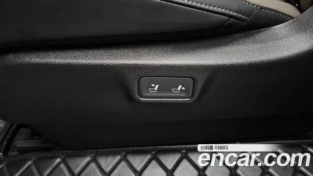 Kia Carnival 2025 — Photo 1/39