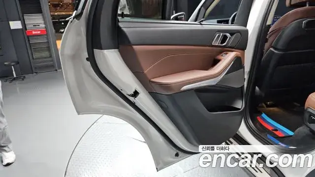 BMW X5 2023 — Photo 22/34