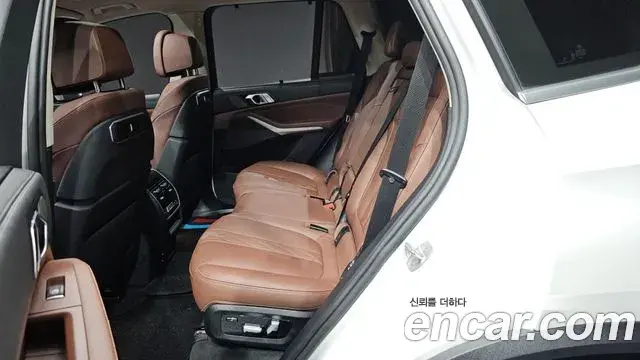 BMW X5 2023 — Photo 17/34