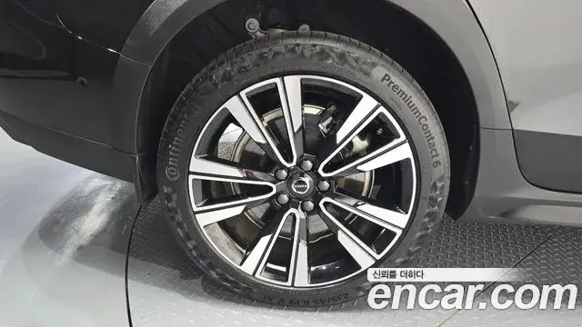 Volvo V60 Cross Country 2023 — Photo 3/34
