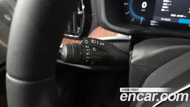 Volvo V60 Cross Country 2023 — Photo 7/34