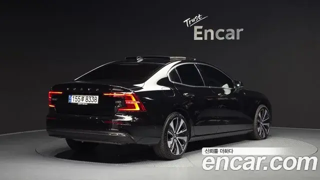 Volvo S60 2024 — ფოტო 7/20