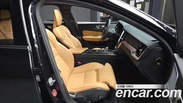 Volvo S60 2024 — ფოტო 10/20