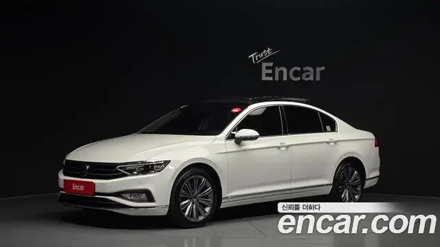 Volkswagen Passat GT 2021 — Фото 1/20