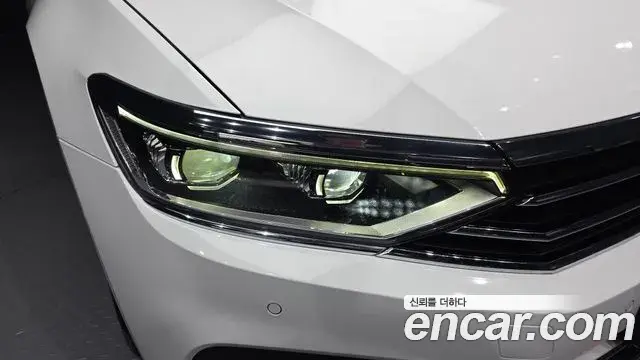 Volkswagen Passat GT 2021 — Photo 23/33