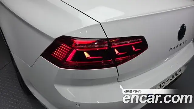 Volkswagen Passat GT 2021 — Photo 3/33
